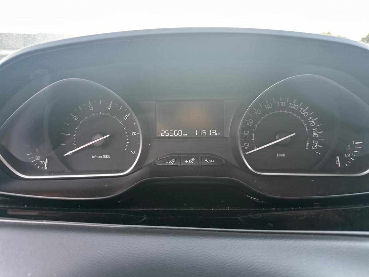 peugeot-208-1-2-vti-2017-gasolina-1199cc
