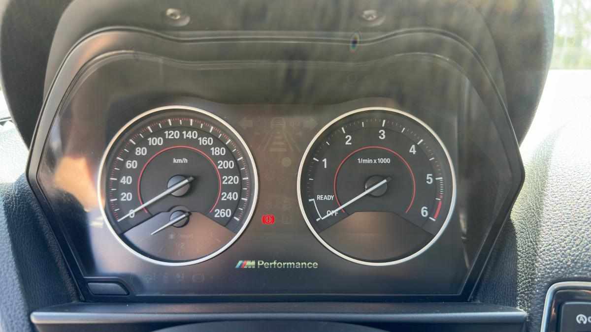 bmw-serie-1-116d-2011-diesel-1995cc