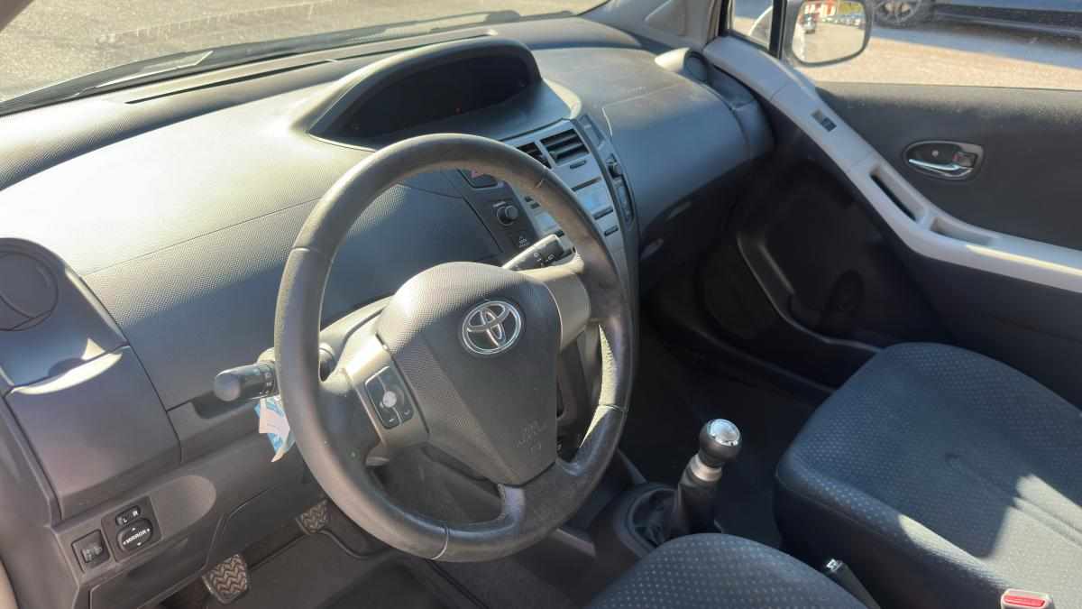 toyota-yaris-1-0-vvt-i-2010-gasolina-998cc
