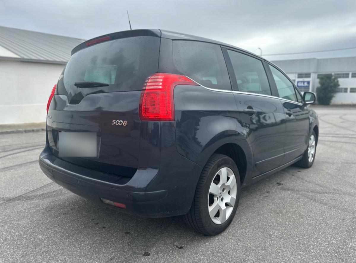 peugeot-5008-1-6-hdi-fap-2013-diesel-1560cc