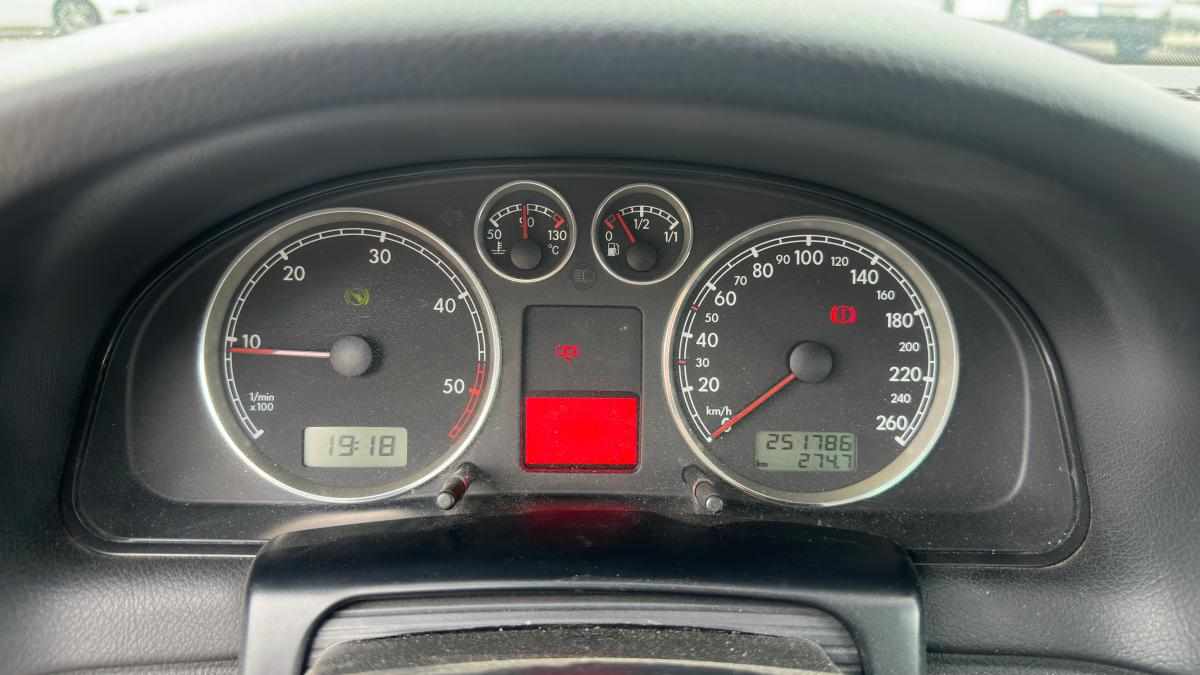 volkswagen-passat-1-9-tdi-2002-diesel-1896cc