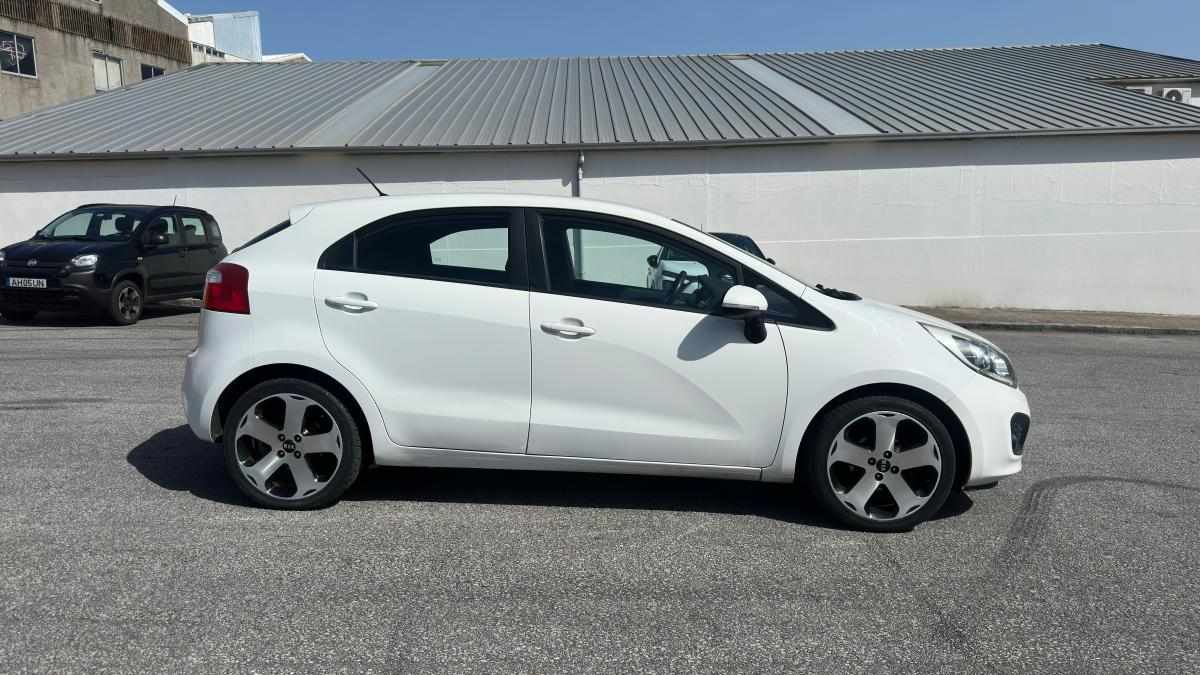 kia-rio-1-1-crdi-2013-diesel-1120cc