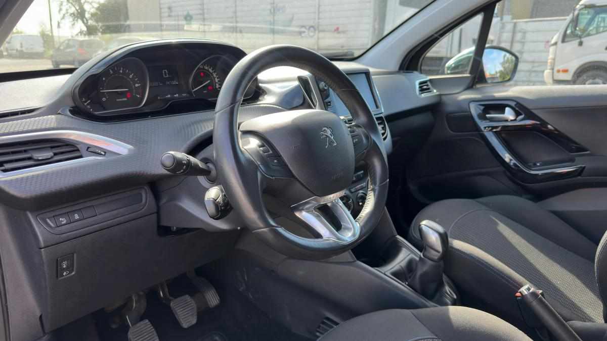 peugeot-208-1-2-vti-2017-gasolina-1199cc