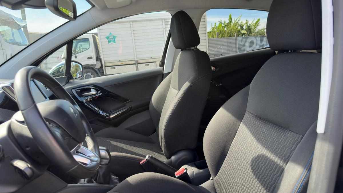 peugeot-208-1-2-vti-2017-gasolina-1199cc