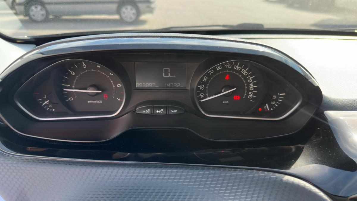 peugeot-208-1-2-vti-2017-gasolina-1199cc