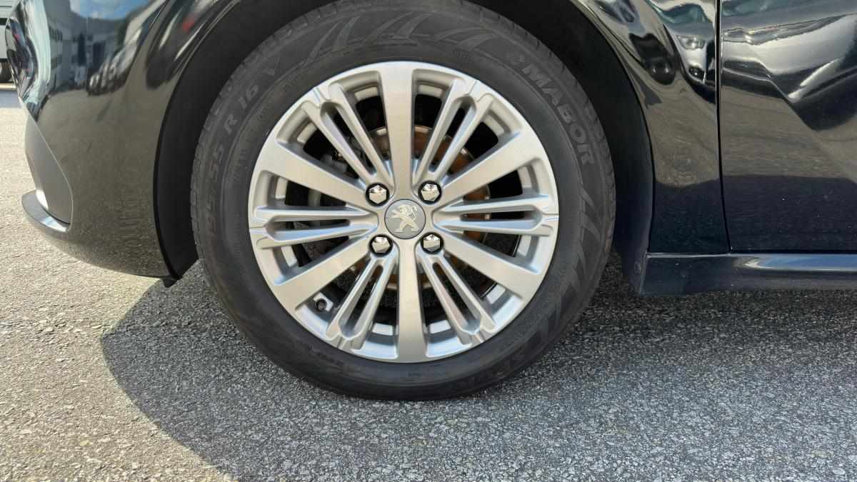 peugeot-208-1-2-vti-2017-gasolina-1199cc