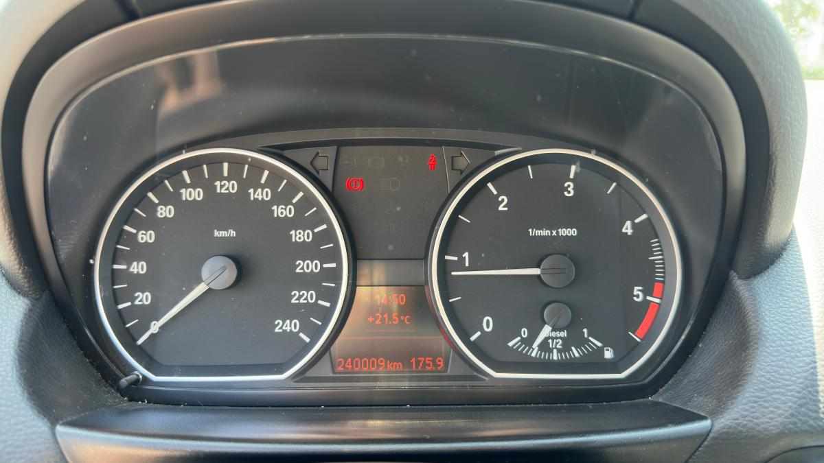 bmw-serie-1-118d-2010-diesel-1995cc