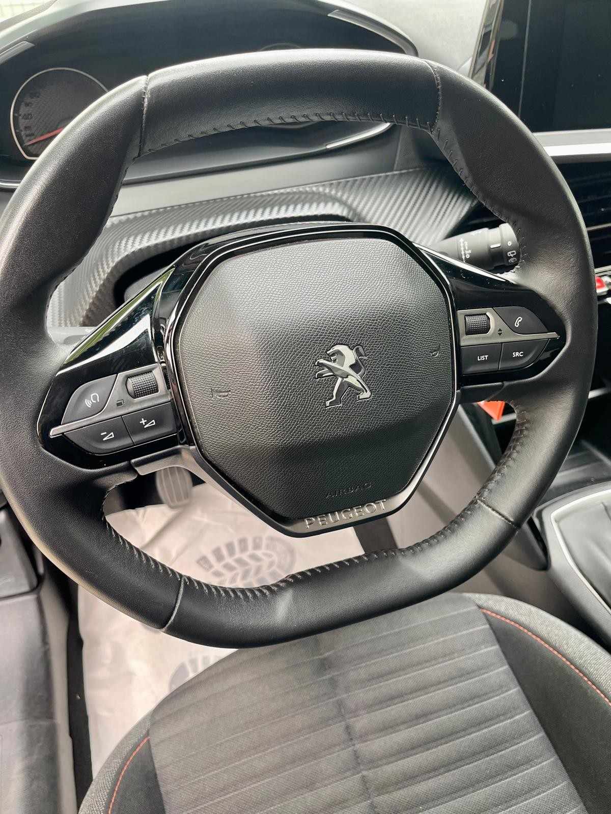 peugeot-208-2022-gasolina-1199cc