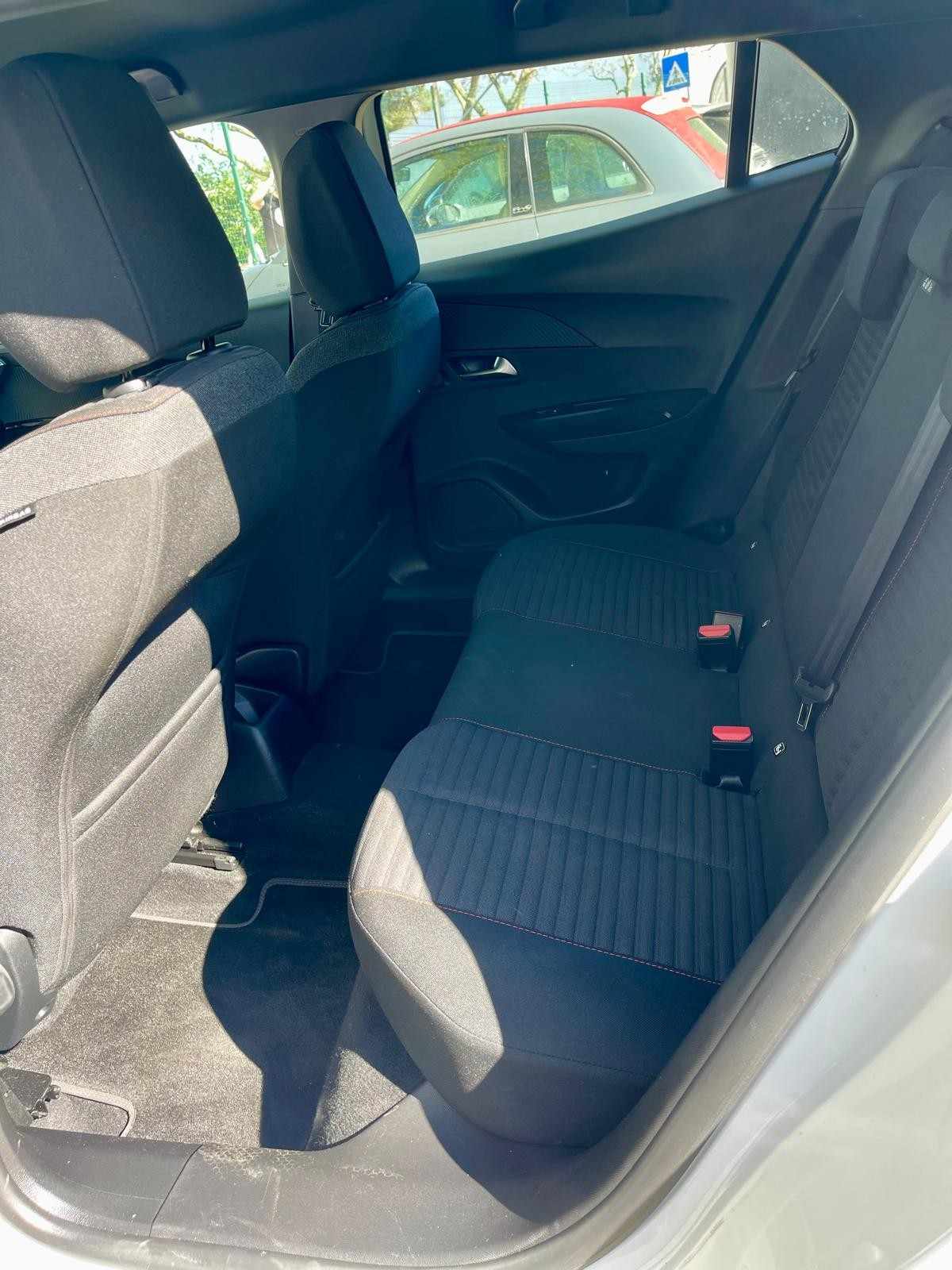 peugeot-2008-2023-gasolina-1199cc