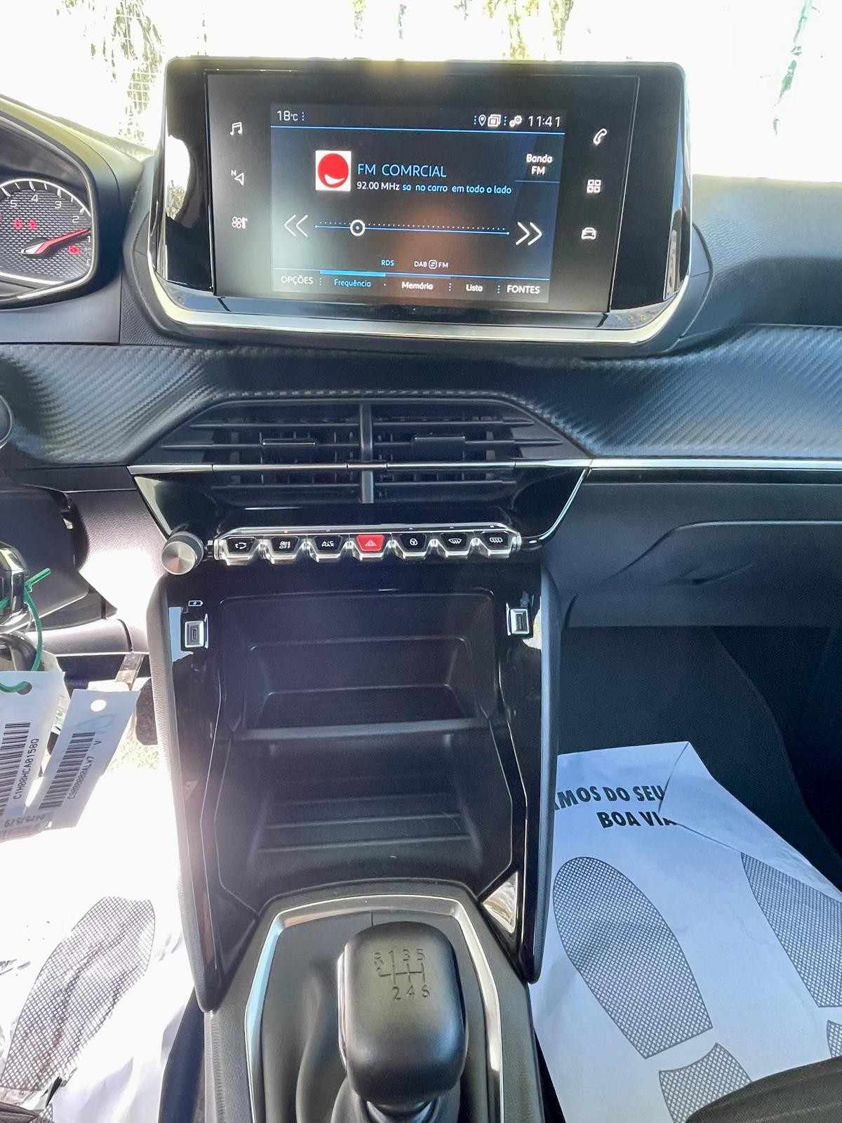 peugeot-2008-2023-gasolina-1199cc