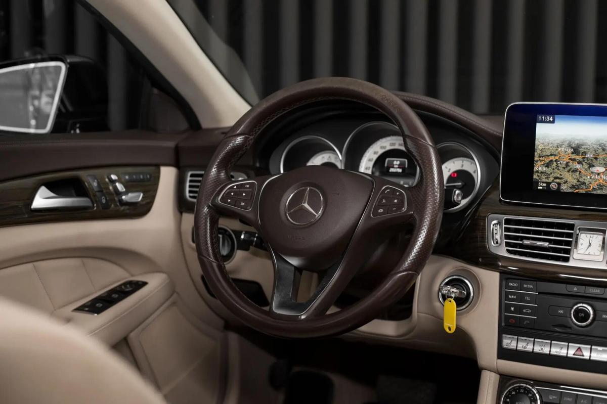 mercedes-benz-cls-220-bluetec-2015-diesel-2143cc