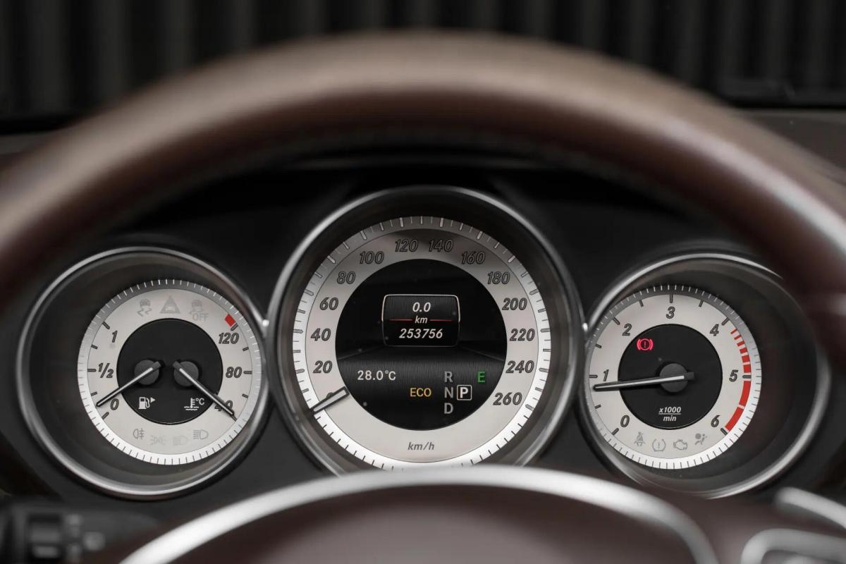mercedes-benz-cls-220-bluetec-2015-diesel-2143cc