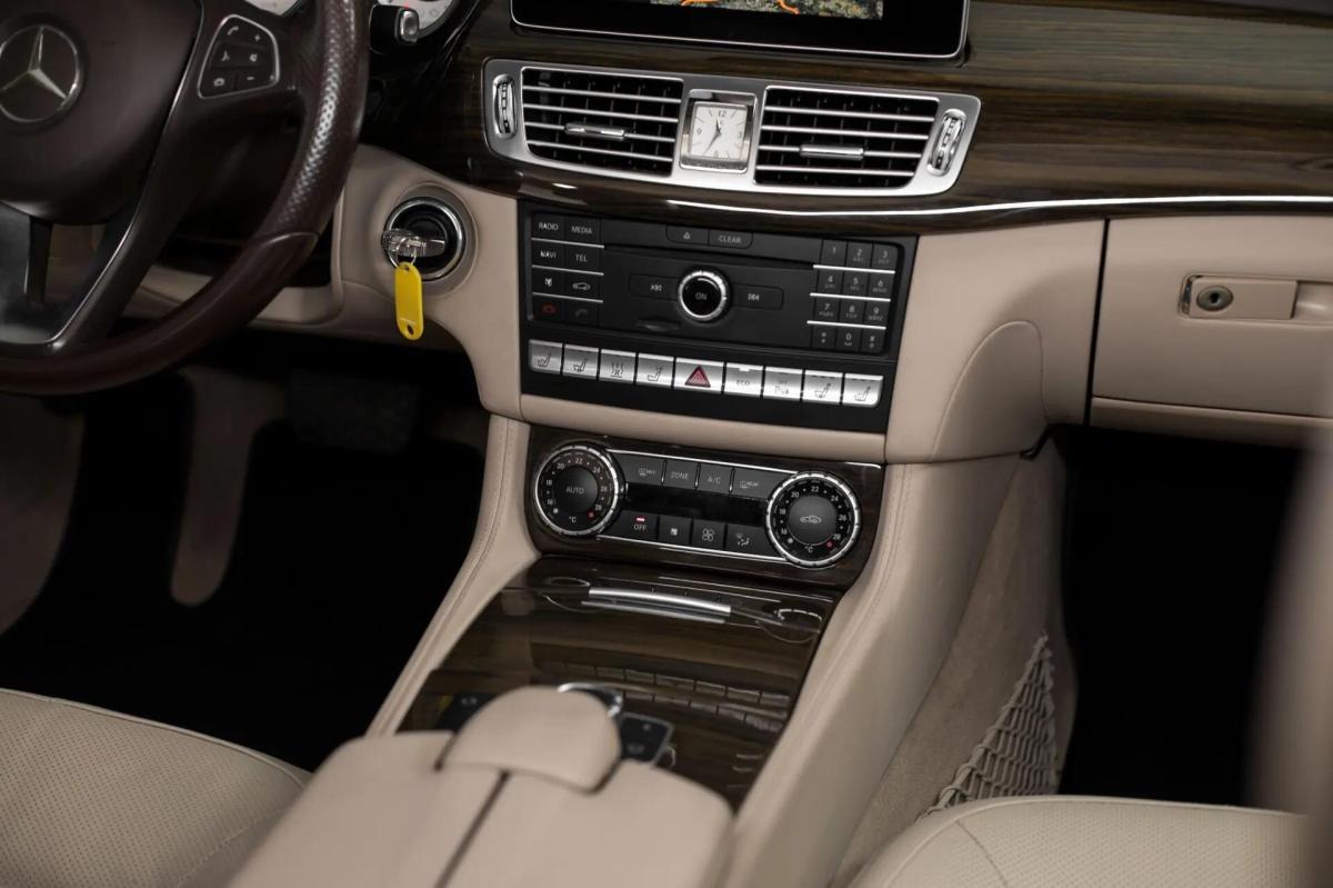 mercedes-benz-cls-220-bluetec-2015-diesel-2143cc