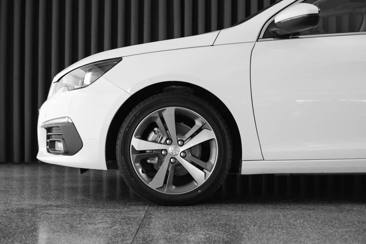peugeot-308-sw-2020-diesel-1499cc