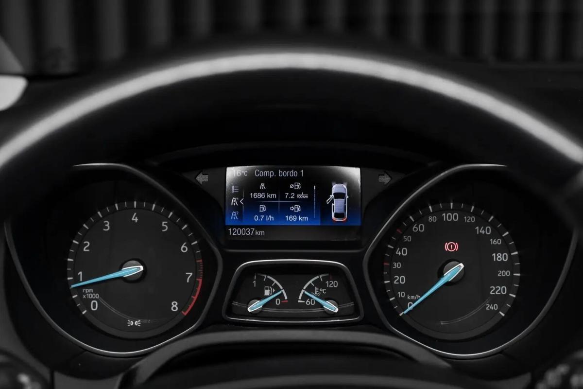 ford-focus-2016-gasolina-999cc