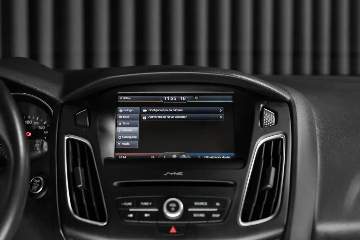 ford-focus-2016-gasolina-999cc