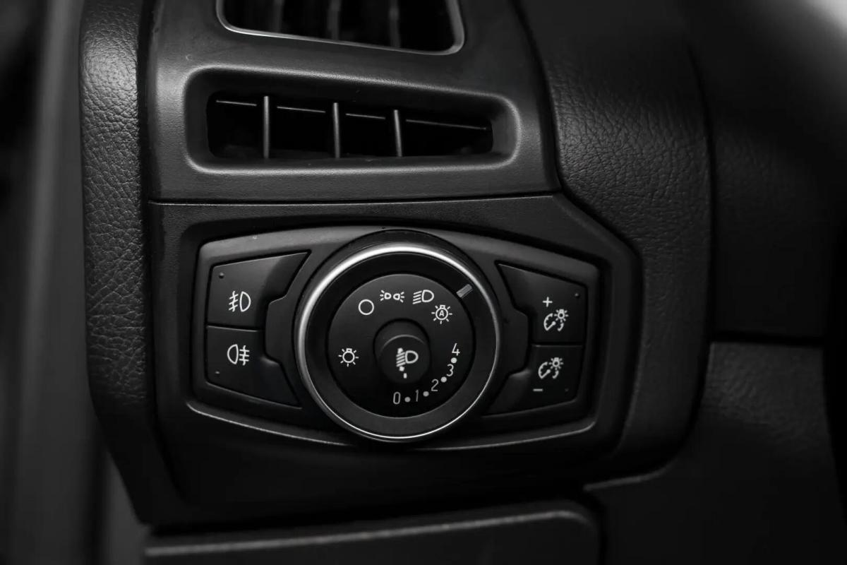ford-focus-2016-gasolina-999cc