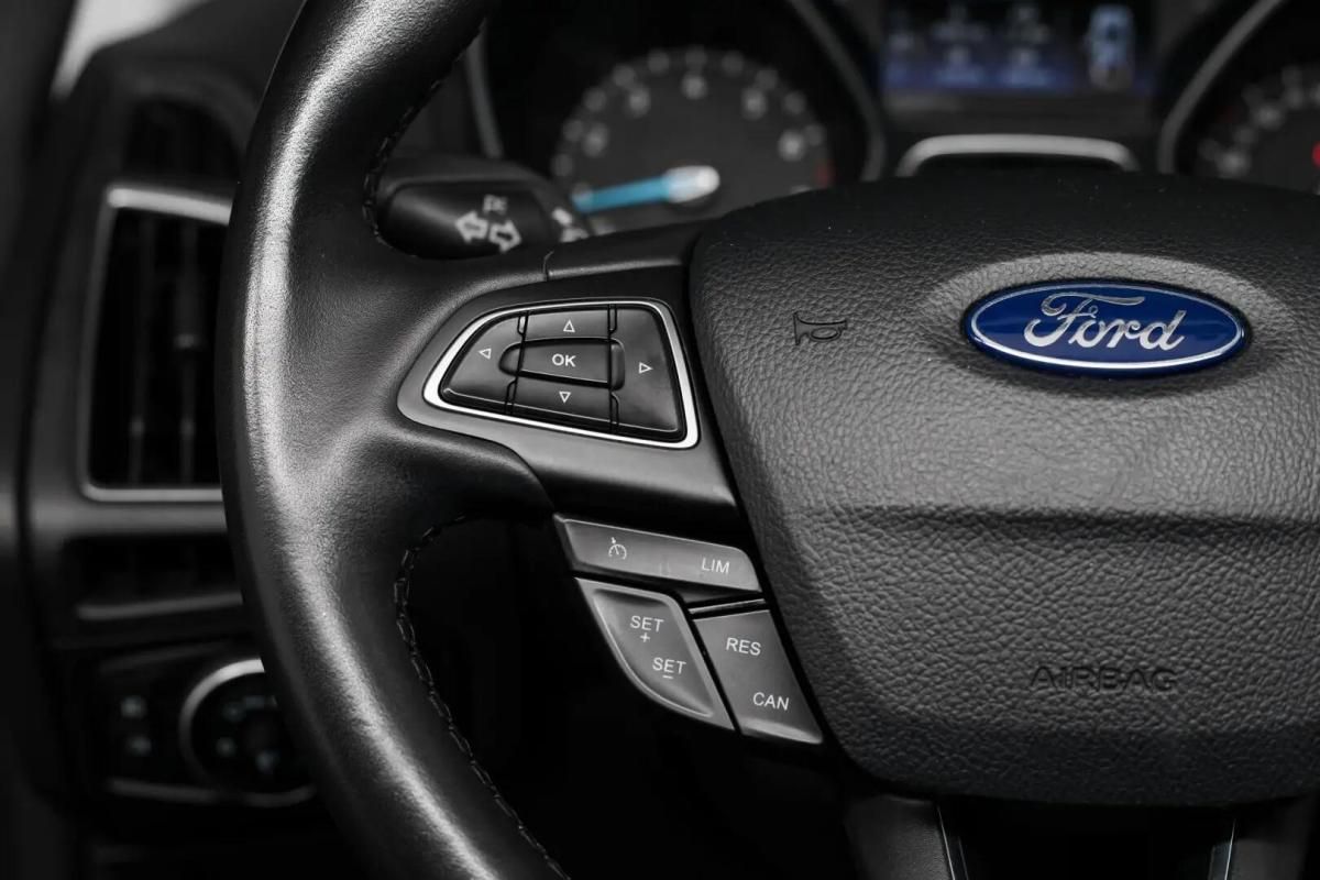 ford-focus-2016-gasolina-999cc