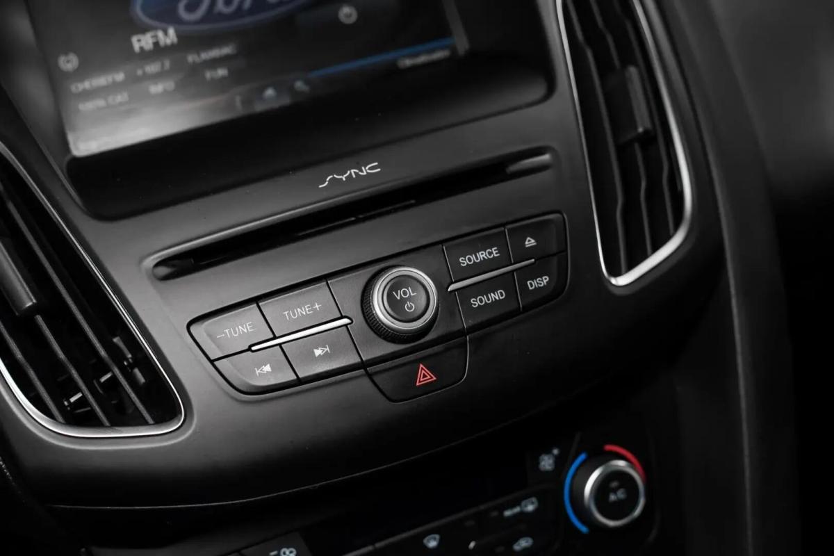 ford-focus-2016-gasolina-999cc