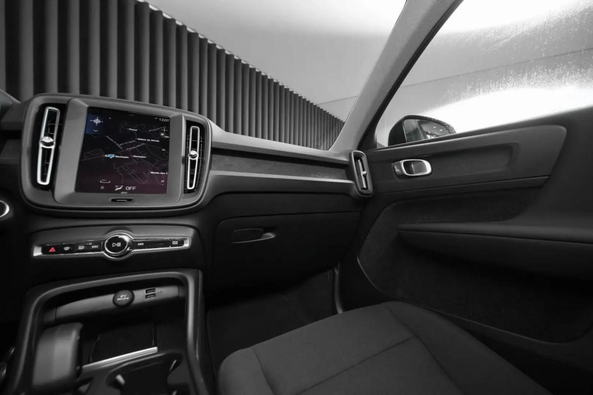 volvo-xc40-2022-hibrido-a-gasolina-1477cc