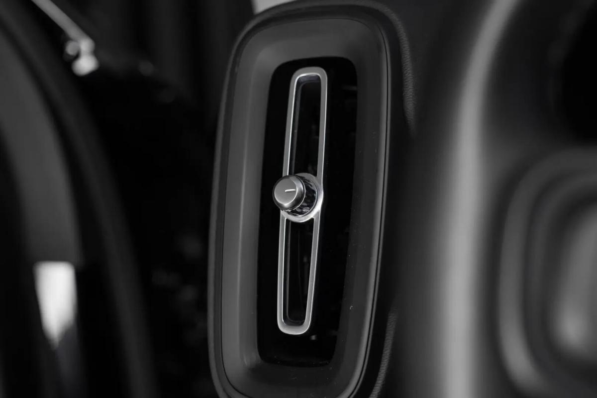 volvo-xc40-2022-hibrido-a-gasolina-1477cc
