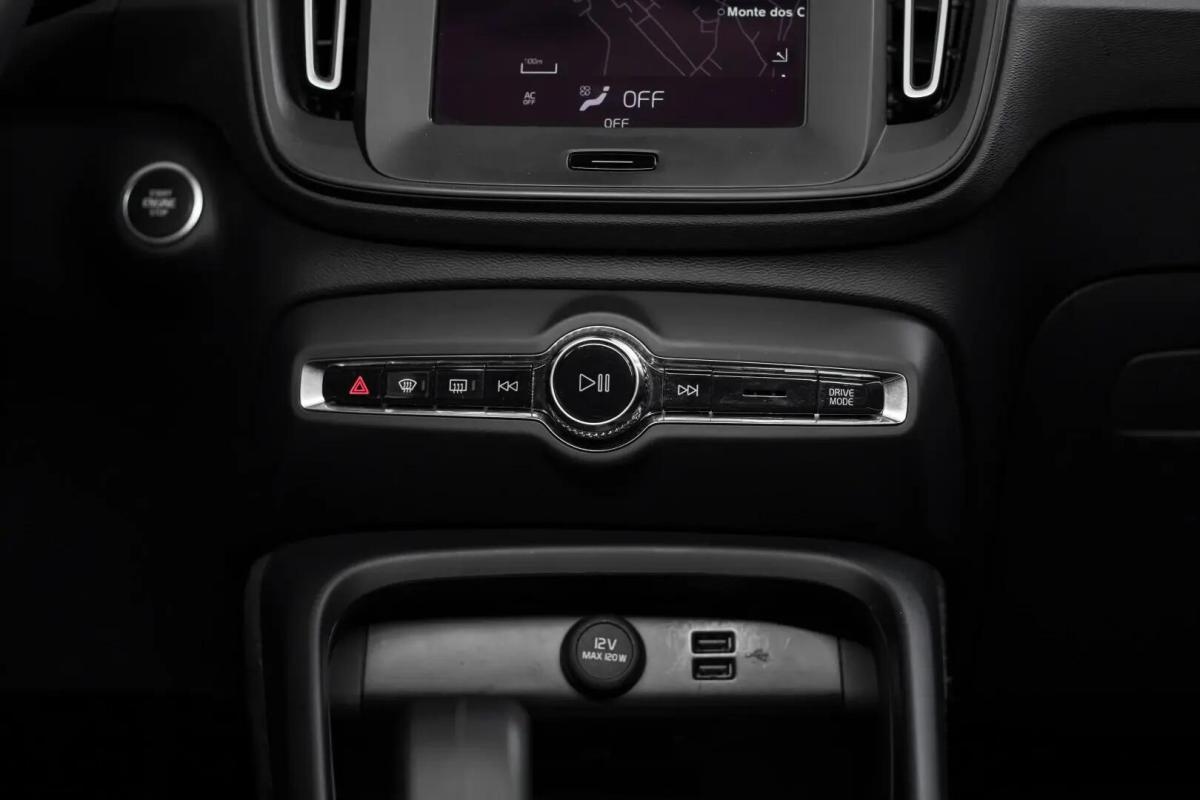 volvo-xc40-2022-hibrido-a-gasolina-1477cc