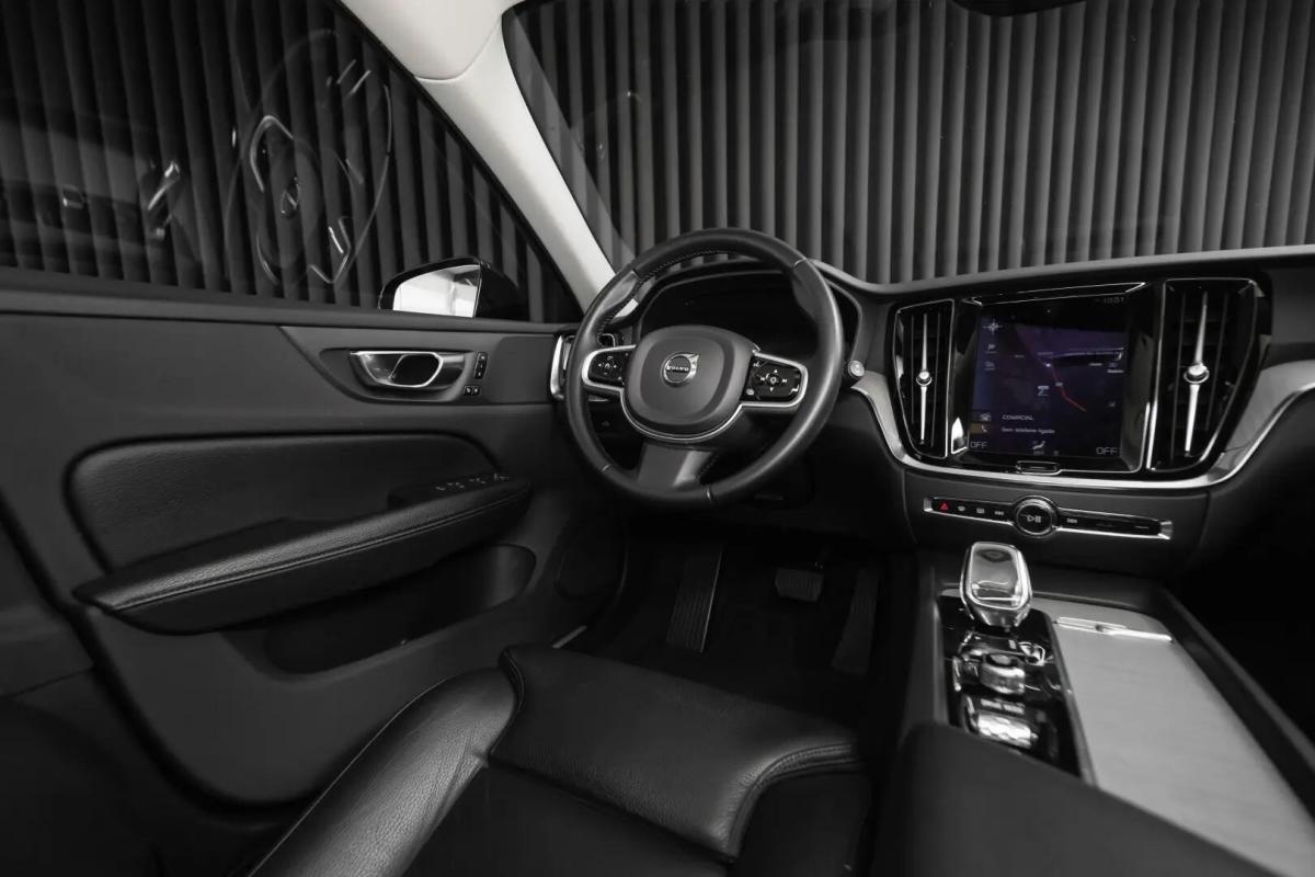 volvo-v60-2021-diesel-1969cc