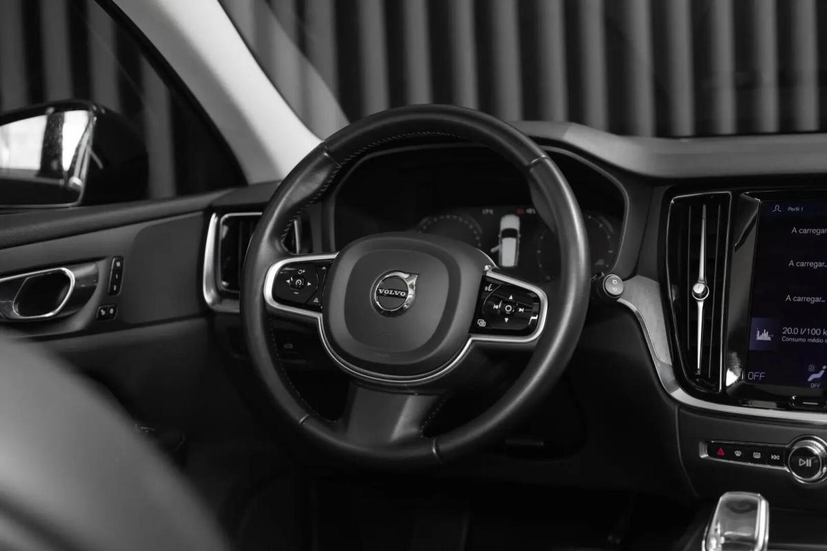 volvo-v60-2021-diesel-1969cc