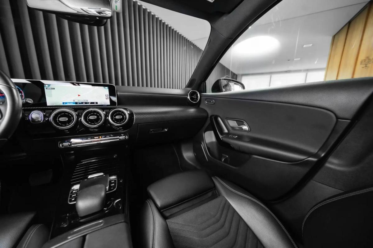 mercedes-benz-180-style-2018-diesel-1461cc