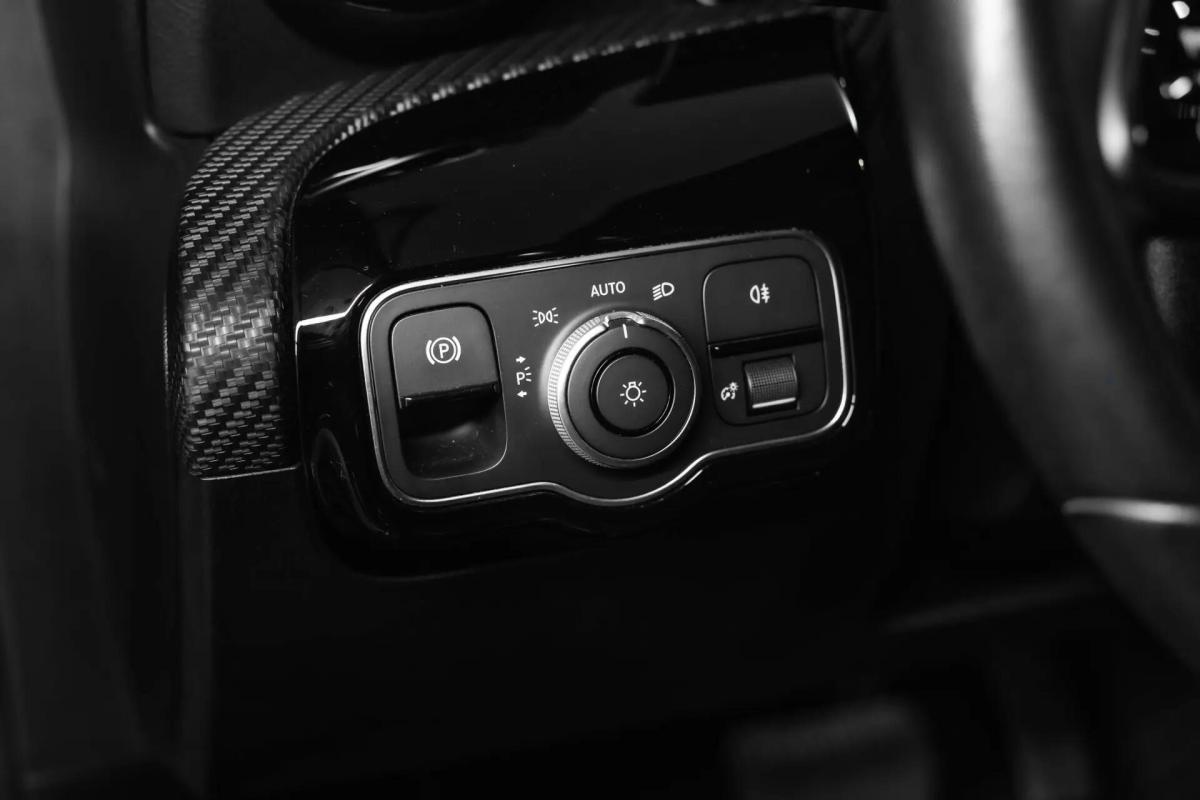 mercedes-benz-180-style-2018-diesel-1461cc