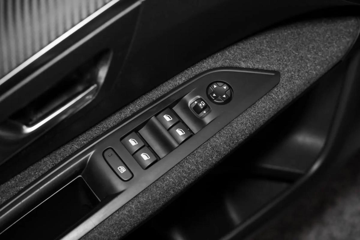 peugeot-3008-2018-diesel-1560cc