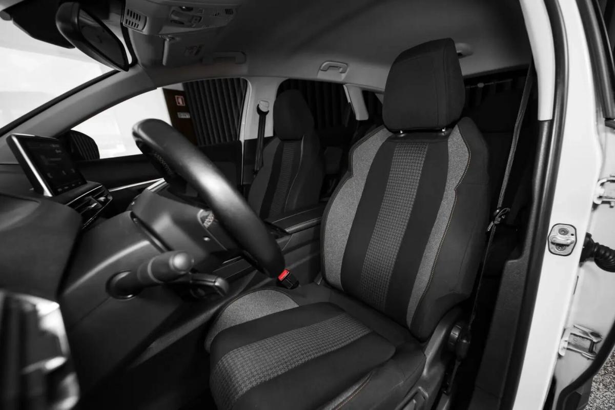 peugeot-3008-2018-diesel-1560cc