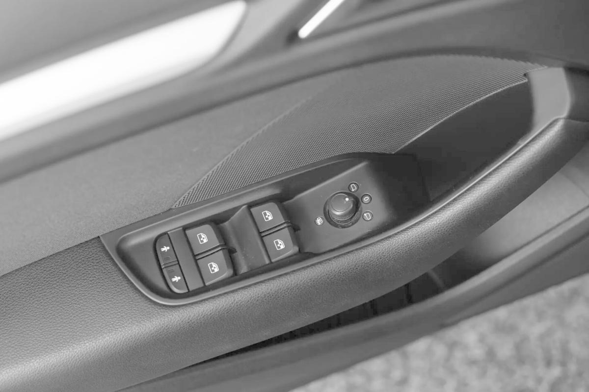 audi-a3-sportback-2017-diesel-1598cc