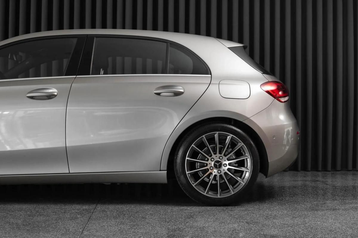 mercedes-benz-180-style-2019-diesel-1461cc
