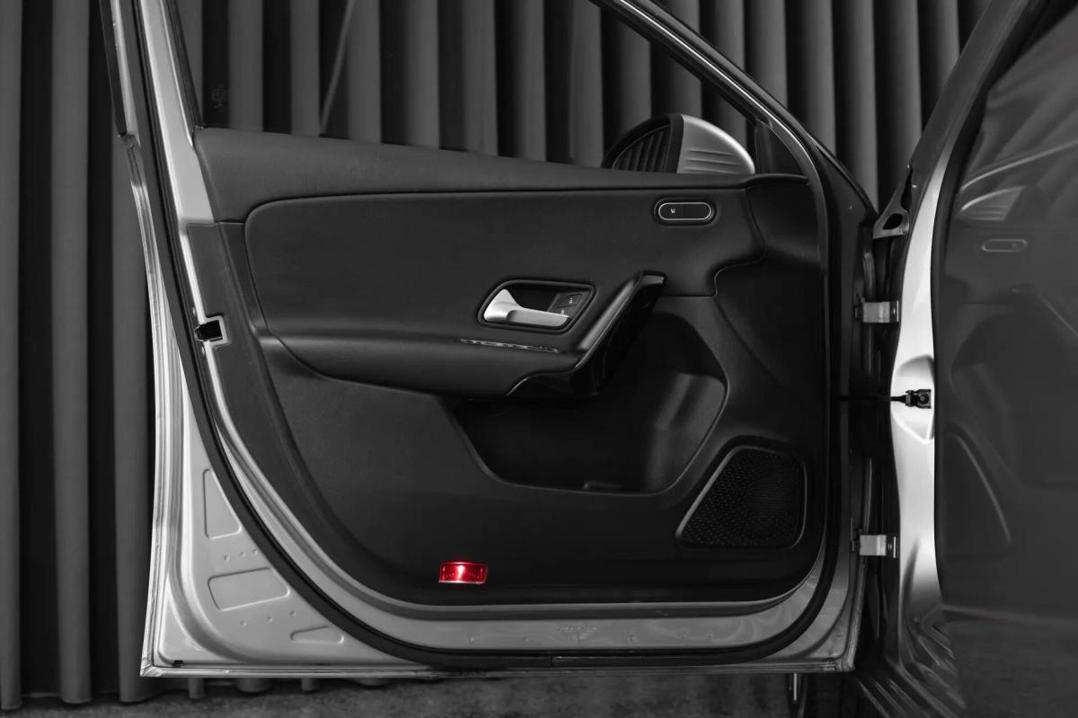 mercedes-benz-180-style-2019-diesel-1461cc