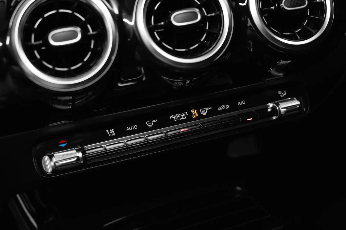 mercedes-benz-180-style-2019-diesel-1461cc