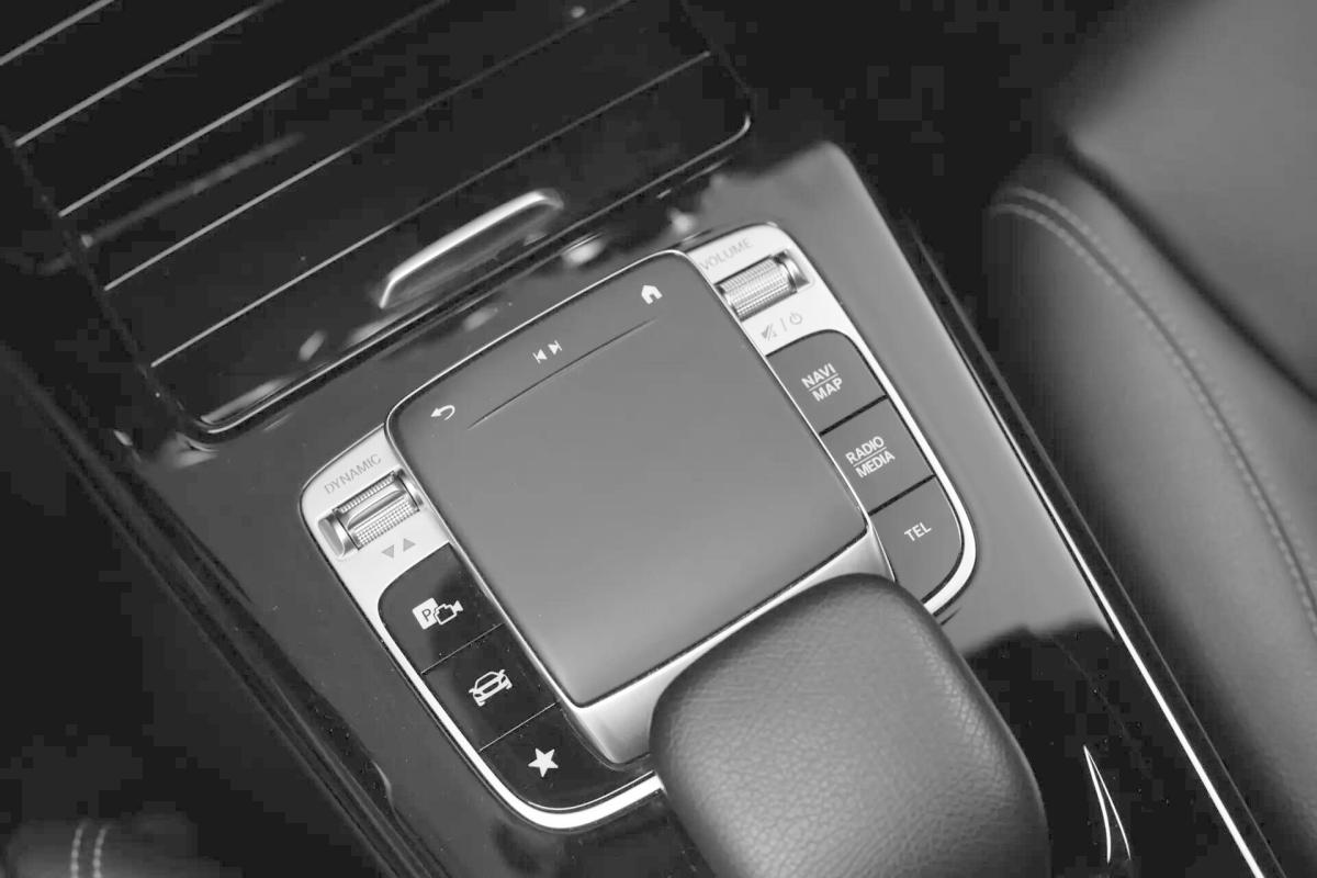 mercedes-benz-180-style-2019-diesel-1461cc
