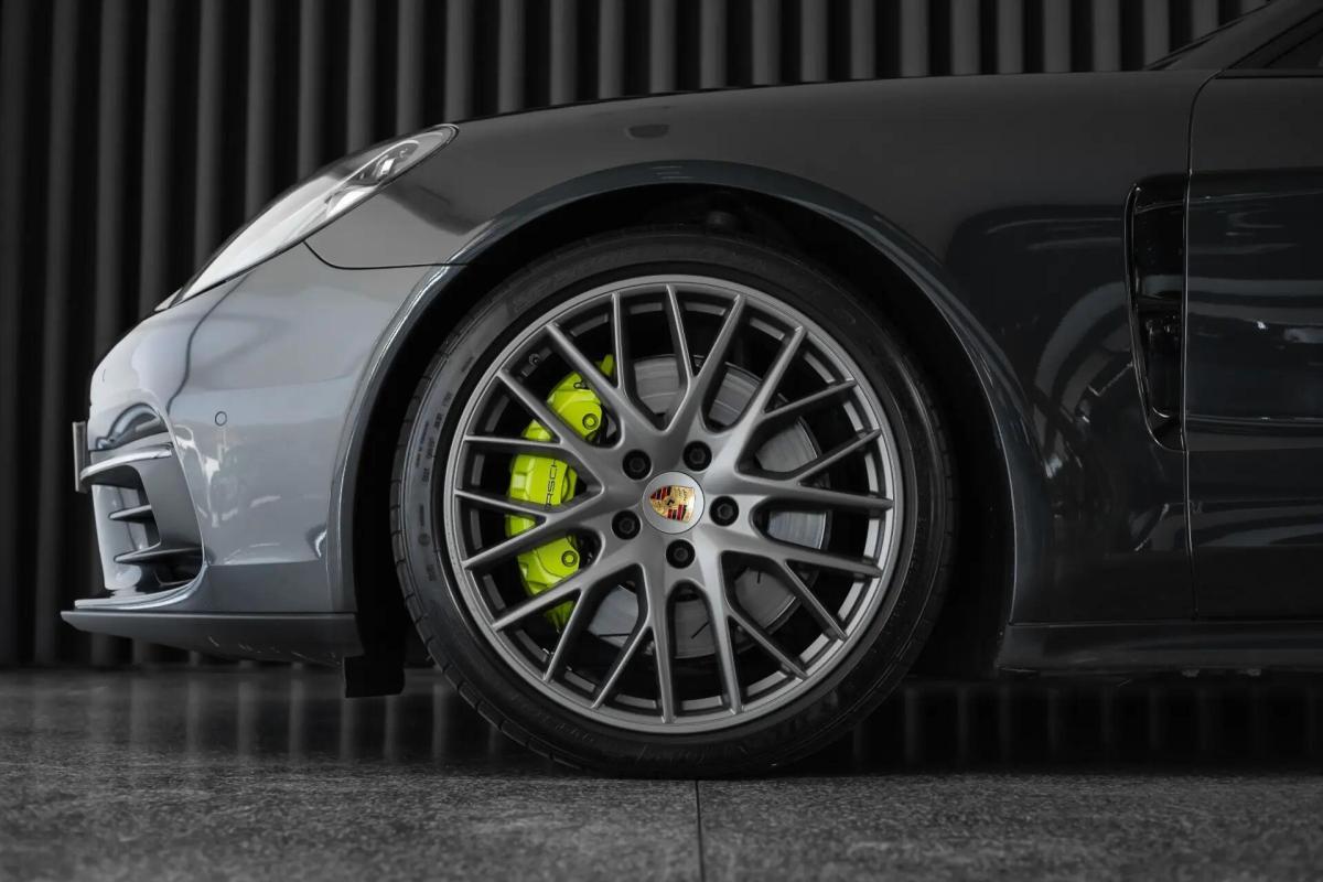 porsche-panamera-sport-turismo-2018-hibrido-a-gasolina-2894cc