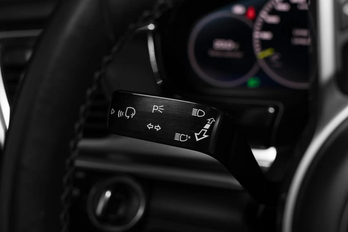 porsche-panamera-sport-turismo-2018-hibrido-a-gasolina-2894cc