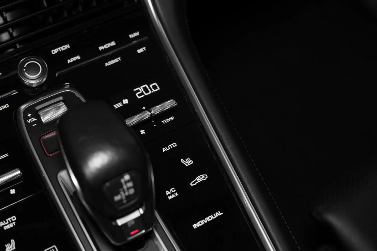 porsche-panamera-sport-turismo-2018-hibrido-a-gasolina-2894cc