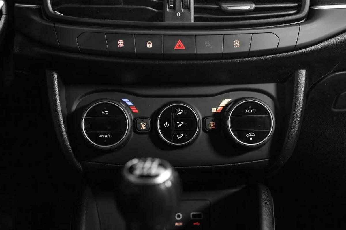 fiat-tipo-station-wagon-2018-diesel-1598cc