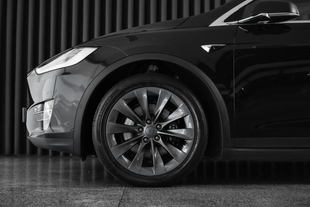 tesla-model-x-2017-eletrico-0cc