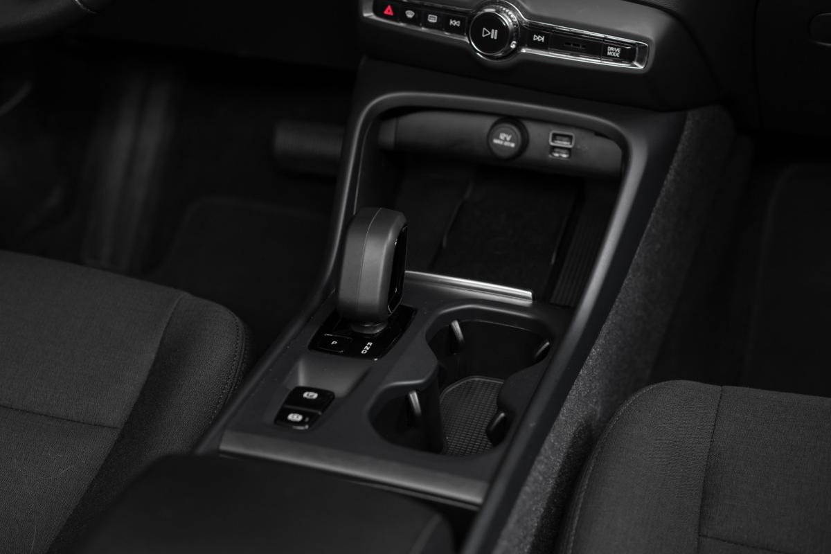 volvo-xc40-2022-hibrido-1477cc