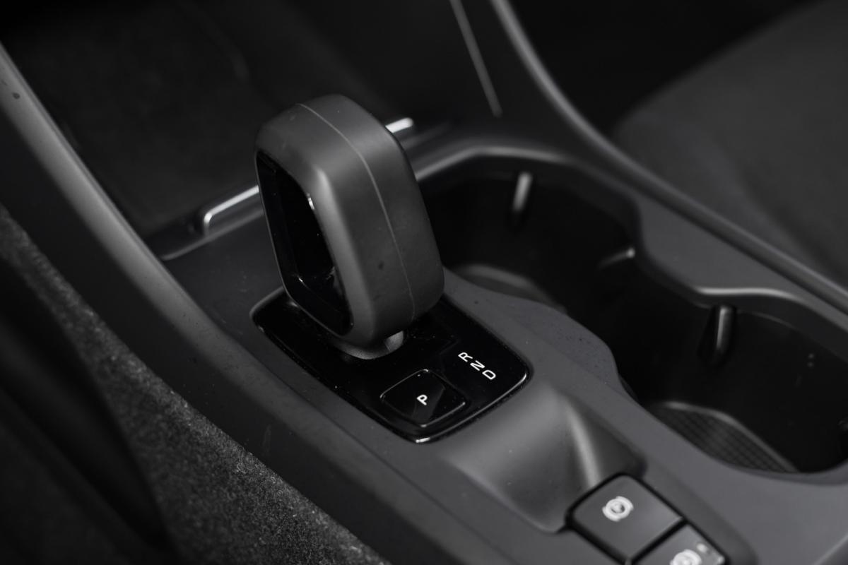 volvo-xc40-2022-hibrido-1477cc