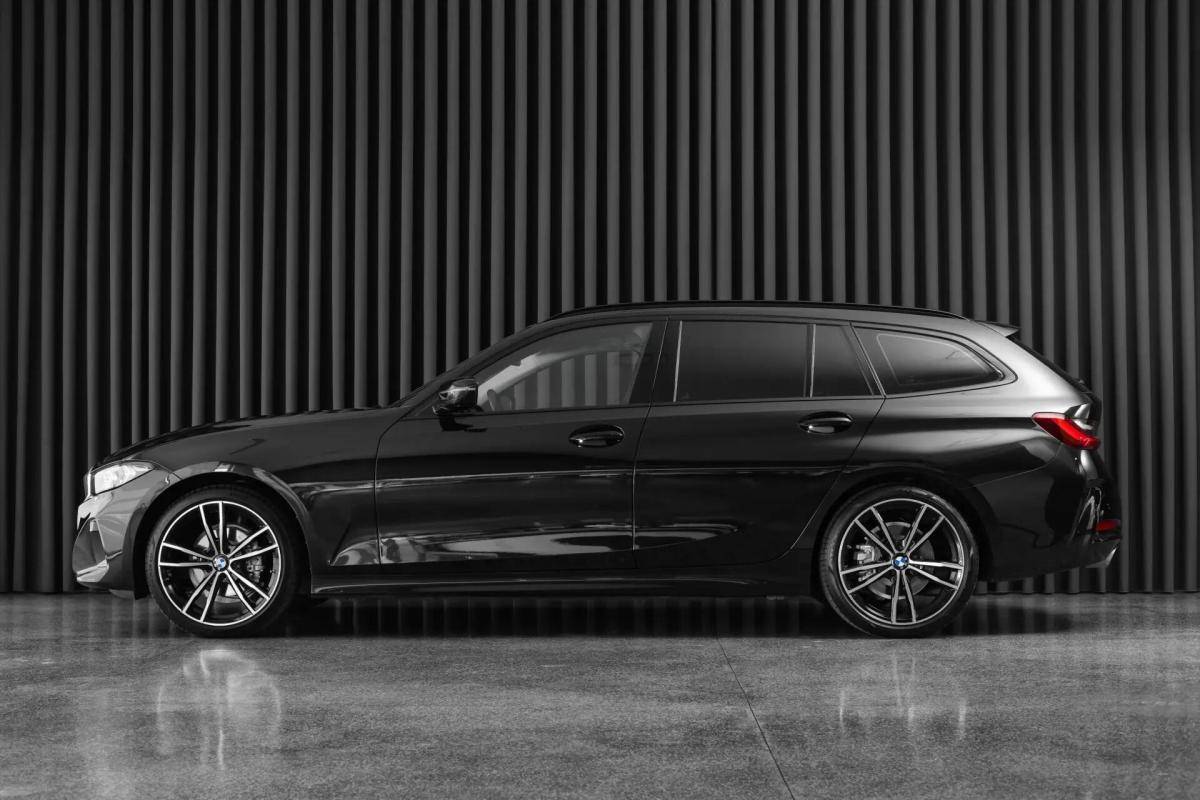 bmw-serie-3-318-d-touring-2023-diesel-1995cc