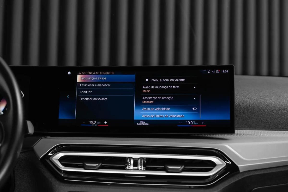 bmw-serie-3-318-d-touring-2023-diesel-1995cc