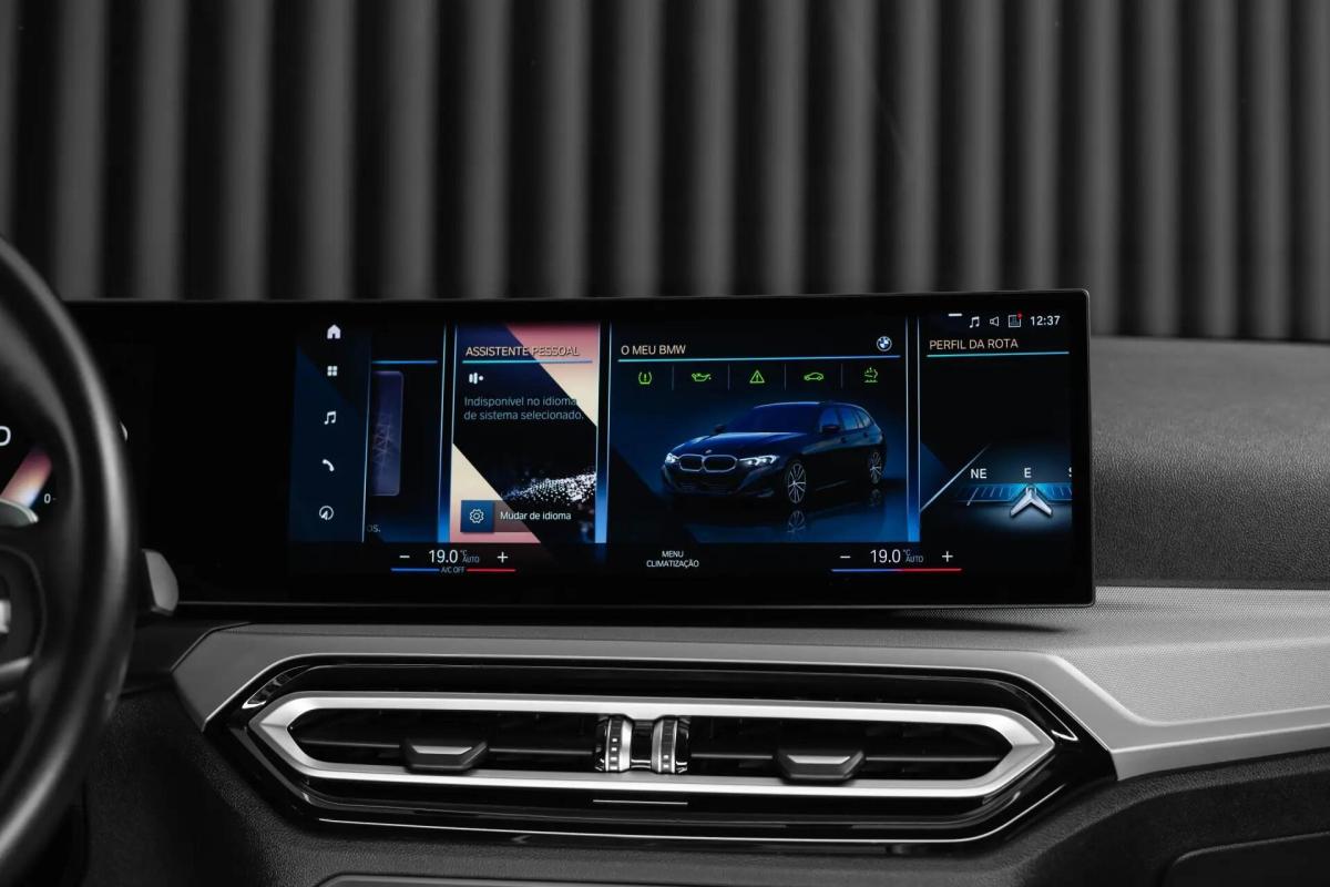 bmw-serie-3-318-d-touring-2023-diesel-1995cc