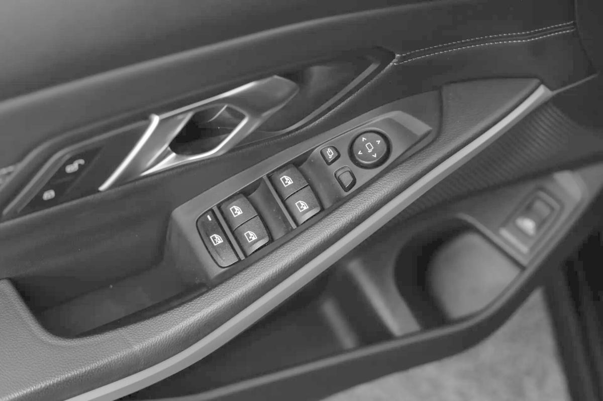 bmw-serie-3-318-d-touring-2023-diesel-1995cc