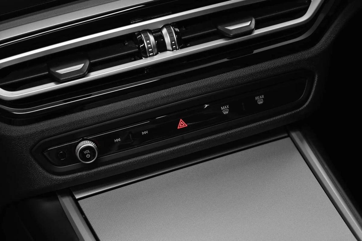 bmw-serie-3-318-d-touring-2023-diesel-1995cc