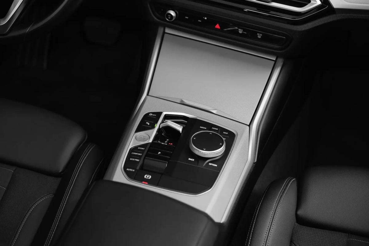 bmw-serie-3-318-d-touring-2023-diesel-1995cc
